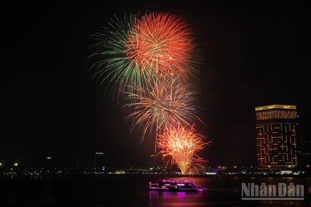 Điểm bắn pháo hoa chào đón Tết Bính Ngọ 2026 tại đường Bạch Đằng.