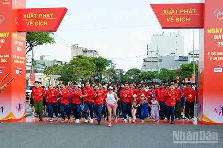 Hàng nghìn người tham gia Ngày chạy Olympic - Vì sức khỏe toàn dân - Vì an ninh Tổ quốc năm 2026.