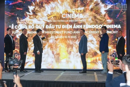 Các đại biểu thực hiện nghi thức công bố Quỹ đầu tư điện ảnh FUNDGO Cinema.