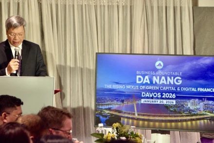 Phó Chủ tịch Ủy ban nhân dân thành phố Đà Nẵng Hồ Quang Bửu phát biểu tại hội nghị.