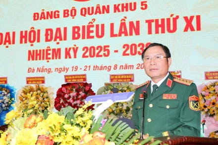 Đại tướng Nguyễn Tân Cương, Ủy viên Trung ương Đảng, Ủy viên Thường vụ Quân ủy Trung ương, Tổng Tham mưu trưởng Quân đội nhân dân Việt Nam, Thứ trưởng Quốc phòng dự và chỉ đạo đại hội.