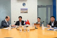 Đoàn công tác Vietsovpetro làm việc với Ban Giám hiệu Trường đại học Kỹ thuật dầu khí quốc gia Ufa.