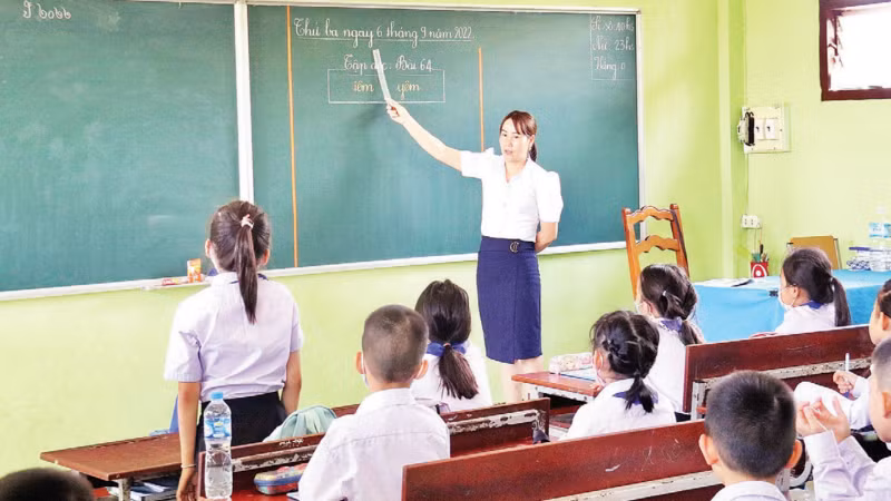 Một tiết học của lớp 3B, Trường song ngữ Lào-Việt Nam Nguyễn Du ở Vientiane, Lào.