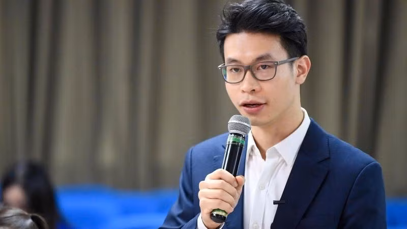 Tiến sĩ, bác sĩ Nguyễn Viết Hải phát biểu tại Hội nghị lấy ý kiến góp ý vào dự thảo văn kiện Đại hội lần thứ XIV của Đảng.