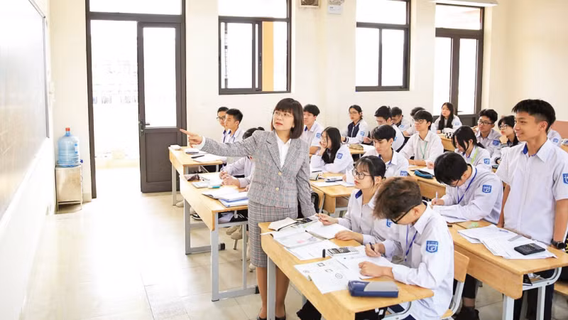 Giờ học của học sinh lớp 10 Trường trung học phổ thông Trương Định, Hà Nội. (Ảnh: QUANG THÁI)