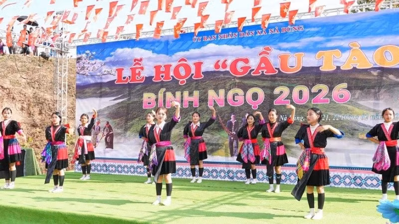 Hội Gầu Tào do xã biên giới Nà Bủng tổ chức thu hút hàng nghìn người dân, du khách về tham dự. 