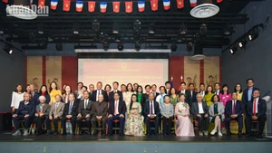 Năm 2025, cộng đồng người Việt Nam tại Pháp đã long trọng tổ chức nhiều hoạt động ý nghĩa, tái hiện chặng đường đấu tranh hào hùng của dân tộc, thể hiện lòng tri ân đối với bao thế hệ đã đấu tranh vì độc lập, tự do của Tổ quốc, đồng thời khơi dậy niềm tự hào dân tộc, tăng cường gắn kết cộng đồng, hướng về cội nguồn.
