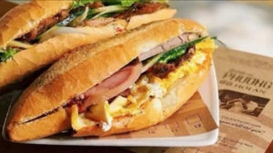 Bánh mì của Việt Nam vào danh sách 25 món bánh kẹp ngon nhất thế giới. (Ảnh: nhandan.vn)