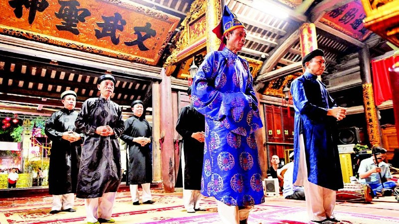 1. Hằng năm, vào hai ngày 11, 12 tháng Giêng, tại đình Văn Nội diễn ra các nghi thức truyền thống như: Lễ phụng nghênh nhà thánh, lễ rước kiệu, lễ giã đám và hóa mã.