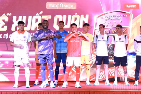 Becamex Thành phố Hồ Chí Minh quyết tâm thăng hạng V-League 1 ở mùa giải 2026-2027.