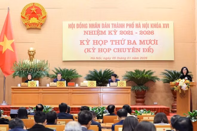 Tại kỳ họp thứ 30 của nhiệm kỳ 2021-2026, Hội đồng nhân dân thành phố Hà Nội đã xem xét nội dung về nhân sự, kiện toàn chức danh chủ chốt.