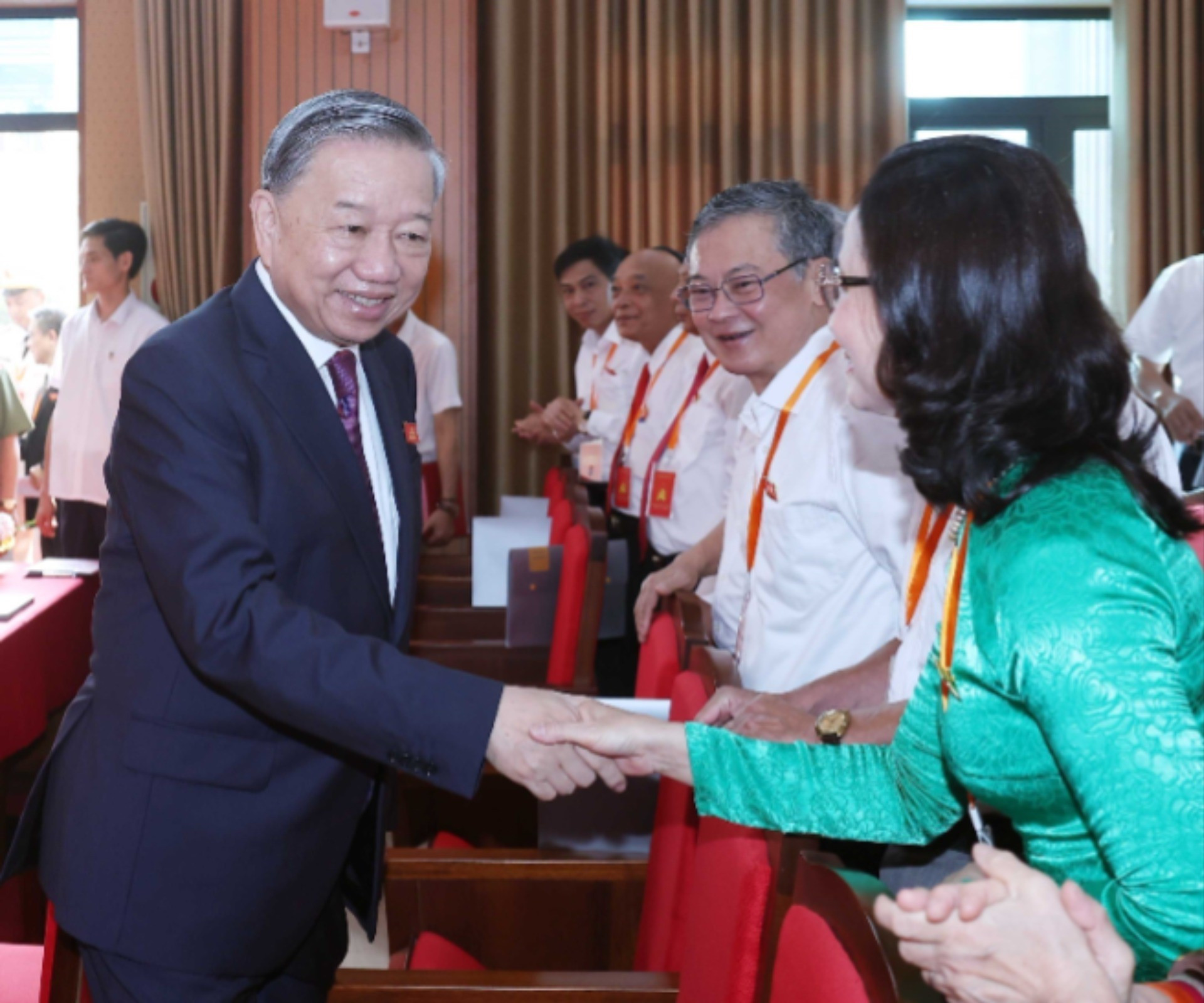 Tổng Bí thư Tô Lâm dự Đại hội đại biểu Đảng bộ xã Nghĩa Trụ lần thứ nhất, nhiệm kỳ 2025-2030. vna-potal-tong-bi-thu-to-lam-du-dai-hoi-dai-bieu-lan-thu-i-nhiem-ky-2025-2030-cua-dang-bo-xa-nghia-tru-8147583-1968.jpg