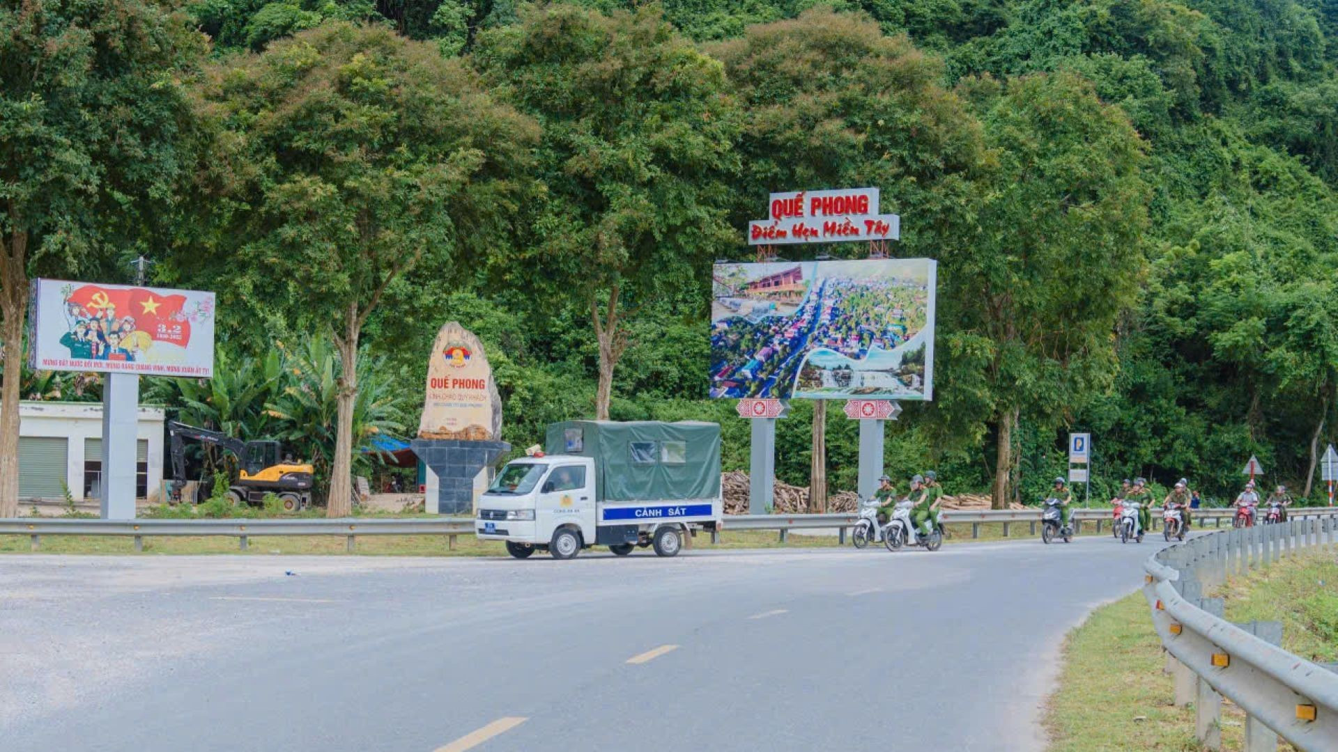 Xã Tiền Phong được thành lập trên cơ sở sáp nhập hai xã là xã Hạnh Dịch (cũ) và xã Tiền Phong (cũ) của huyện Quế Phong trước đây của tỉnh Nghệ An. huyen-que-phong-6036.jpg