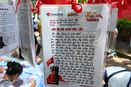 Người trẻ viết thư cho Tổ quốc tại Triển lãm tương tác "80 năm rạng rỡ non sông" 