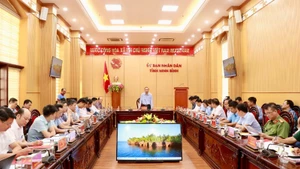 Quang cảnh buổi làm việc.