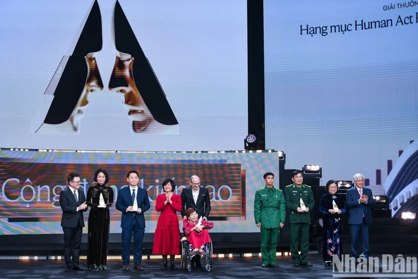5 dự án xuất sắc giành Giải Human Act Prize. (Ảnh: THÀNH ĐẠT)