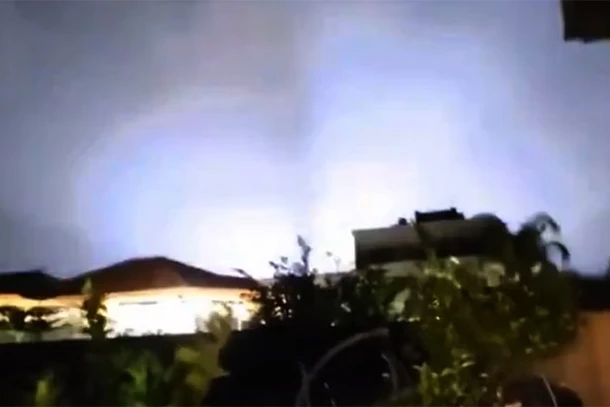 Hãng thông tấn Fars của Iran đưa tin, "3 tiếng nổ" đã được nghe thấy gần căn cứ quân sự Shekari ở tỉnh Isfahan. (Nguồn: The Straits Times)