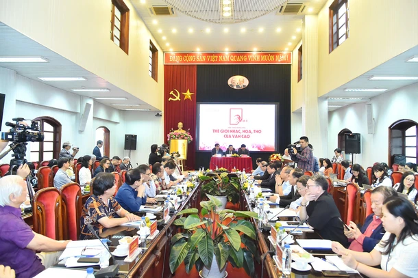 Toàn cảnh Tọa đàm khoa học “Thế giới Nhạc, Họa, Thơ của Văn Cao” tại Báo Nhân Dân.