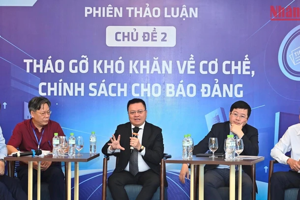 Các diễn giả trao đổi tại hội thảo. (Ảnh: Đăng Khoa)