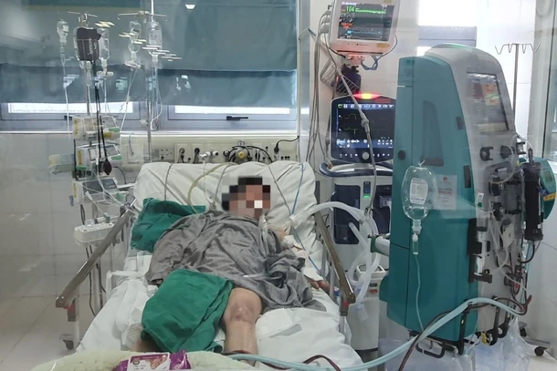 Cụ bà nặng nhất đang được điều trị tại Khoa Hồi sức tích cực.