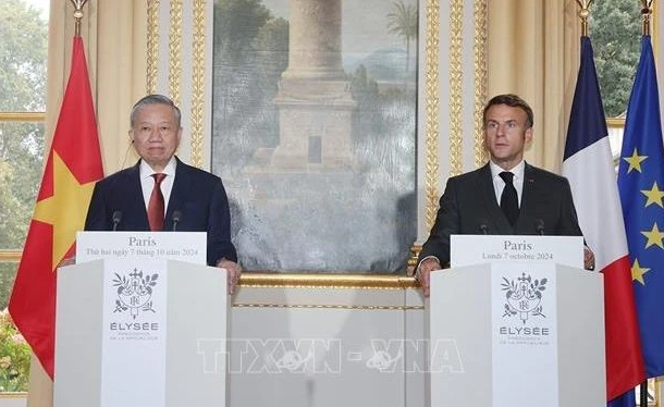 Tuyên bố chung về việc nâng cấp quan hệ lên Đối tác chiến lược toàn diện giữa Việt Nam, Pháp