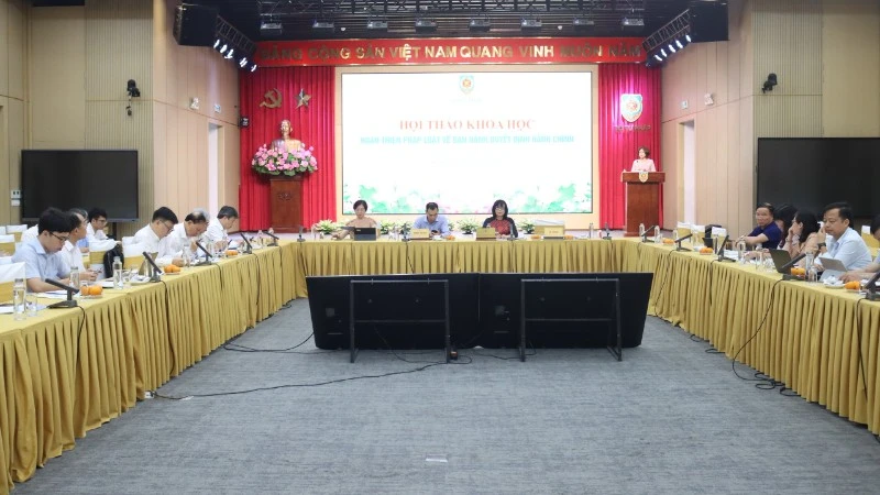 Thứ trưởng Đặng Hoàng Oanh: Quyết định hành chính cần tuân thủ pháp luật và đáp ứng nguyện vọng nhân dân