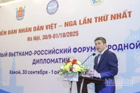 Chủ tịch Liên hiệp các tổ chức hữu nghị Việt Nam Phan Anh Sơn phát biểu tại phiên bế mạc Diễn đàn Nhân dân Việt-Nga lần thứ nhất. (Ảnh: Đinh Hòa)