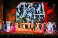 Một trong những tiết mục tại chương trình nghệ thuật chào mừng kỷ niệm 65 năm thiết lập quan hệ ngoại giao Việt Nam-Cuba.