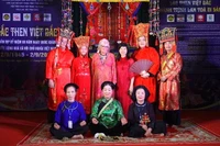 Một hoạt động văn hóa, trình diễn di sản Then của người Tày, Nùng, Thái tại Pháp. (Ảnh do Tiến sĩ Hoàng Hà cung cấp)