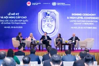 Các diễn giả tham dự Tọa đàm "Thúc đẩy hợp tác quốc tế trong phòng ngừa và đấu tranh tội phạm mạng: Cách tiếp cận quốc gia trong triển khai Công ước về chống tội phạm mạng”. (Ảnh: Bộ Ngoại giao)