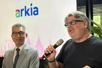 Đại sứ Lý Đức Trung (bên trái) tham dự Lễ công bố đường bay giữa Tel Aviv và Hà Nội của hãng hàng không Arkia Israeli Airlines. (Ảnh: Đại sứ quán Việt Nam tại Israel)