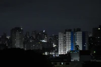 Quang cảnh thủ đô Caracas của Venezuela rạng sáng 3/1/2026. (Ảnh: THX/TTXVN)