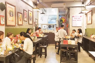 Một góc quán Phở Vân. 