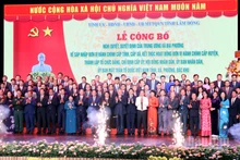 Phó Thủ tướng Thường trực Chính phủ Nguyễn Hòa Bình và lãnh đạo bộ, ngành Trung ương cùng Ban Chấp hành Đảng bộ tỉnh Lâm Đồng tại buổi lễ.