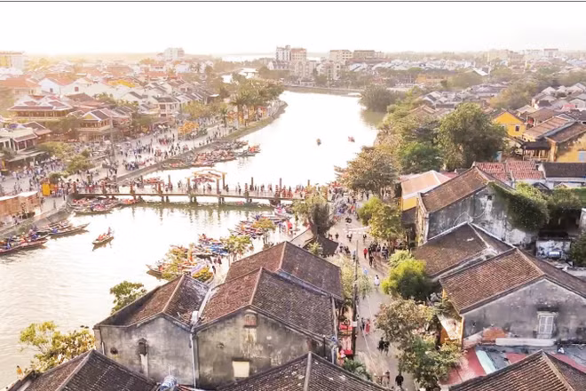 Một góc phố cổ Hội An nhìn từ trên cao.