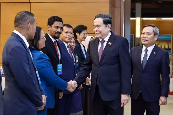Chủ tịch Quốc hội Trần Thanh Mẫn tiếp Lãnh đạo các thành phố ASEAN. (Ảnh: TTXVN)