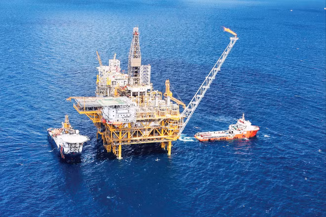 Giàn khoan dầu khí trên biển của Petrovietnam.