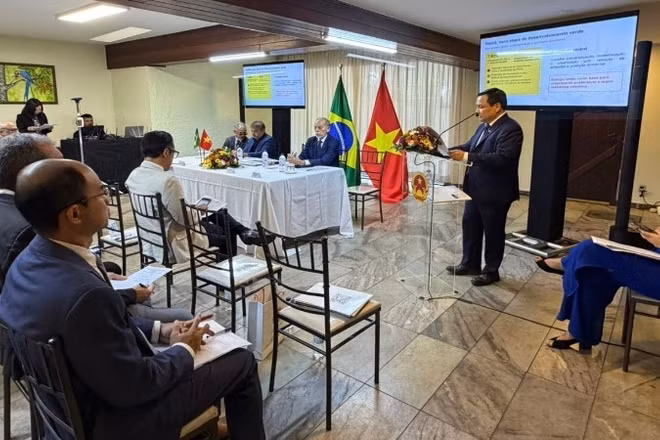 Đại sứ Bùi Văn Nghị phát biểu tại sự kiện. Ảnh: Đại sứ quán Việt Nam tại Brazil