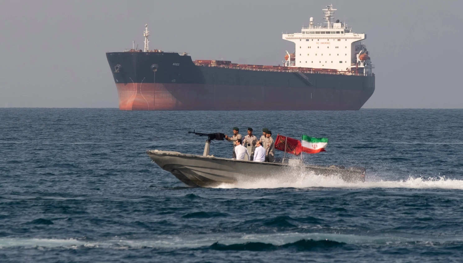 Video: Washington cân nhắc phương án tấn công mới vào Iran tại eo biển Hormuz