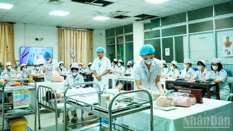 Sinh viên học tập tại Khoa Điều dưỡng, Trường đại học Y Dược Thái Bình.