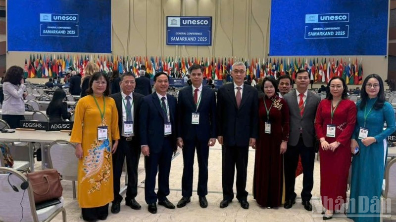 Đoàn đại biểu tỉnh Hưng Yên tham dự Kỳ họp lần thứ 43 của Tổ chức Khoa học, Giáo dục và Văn hóa Liên hiệp quốc.