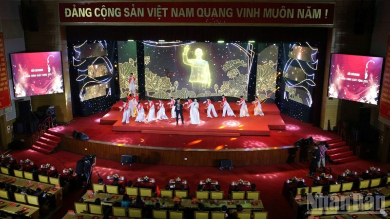 Các tiết mục văn nghệ đặc sắc tại chương trình.