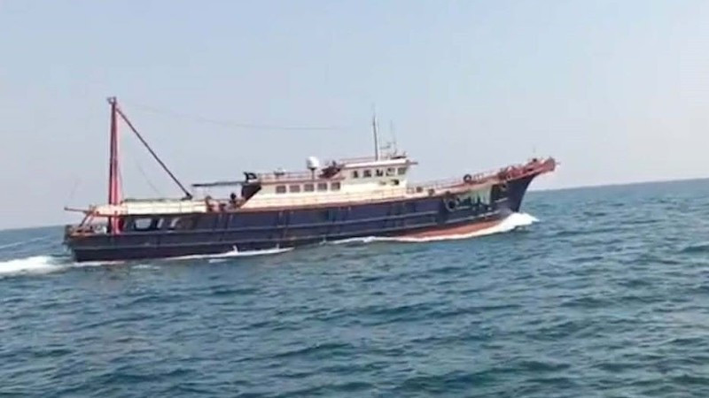 Tàu cá nước ngoài xâm phạm chủ quyền vùng biển Việt Nam sáng 10/1. (Ảnh: Bộ đội Biên phòng cung cấp)