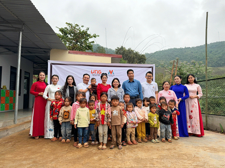 Quỹ DMF hỗ trợ điểm trường tại Điện Biên
