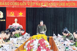 Thiếu tướng Nguyễn Tiến Trung, Giám đốc Công an tỉnh Lạng Sơn chỉ đạo công tác giữ gìn an ninh trật tự ở cơ sở.
