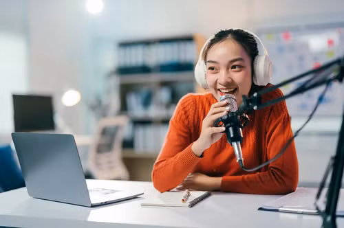 bao-chi-can-dau-tu-vao-video-podcast-va-cac-dinh-dang-da-phuong-tien-huong-den-cong-chung-tre.jpg