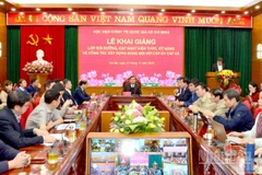 Quang cảnh Lễ khai giảng Lớp bồi dưỡng, cập nhật kiến thức, kỹ năng về công tác xây dựng Đảng đối với cấp ủy cấp xã. (Ảnh: PHẠM CƯỜNG)