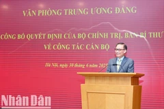 Đồng chí Lê Hoài Trung, Bí thư Trung ương Đảng, Chánh Văn phòng Trung ương phát biểu tại hội nghị. (Ảnh: ĐĂNG KHOA)