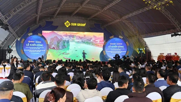 Quang cảnh Lễ khởi công dự án Khu dịch vụ du lịch phức hợp cao cấp tại đặc khu Vân Đồn, Quảng Ninh.