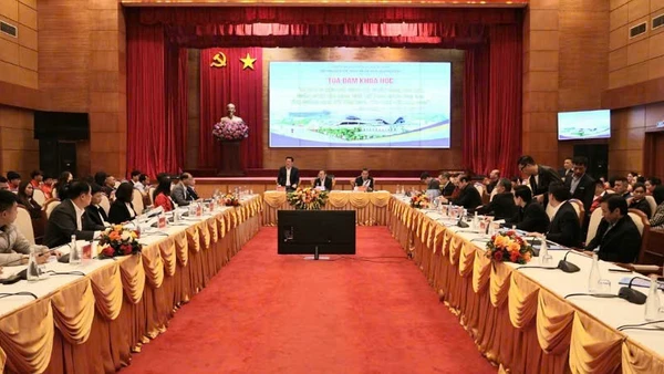 Quang cảnh tọa đàm.